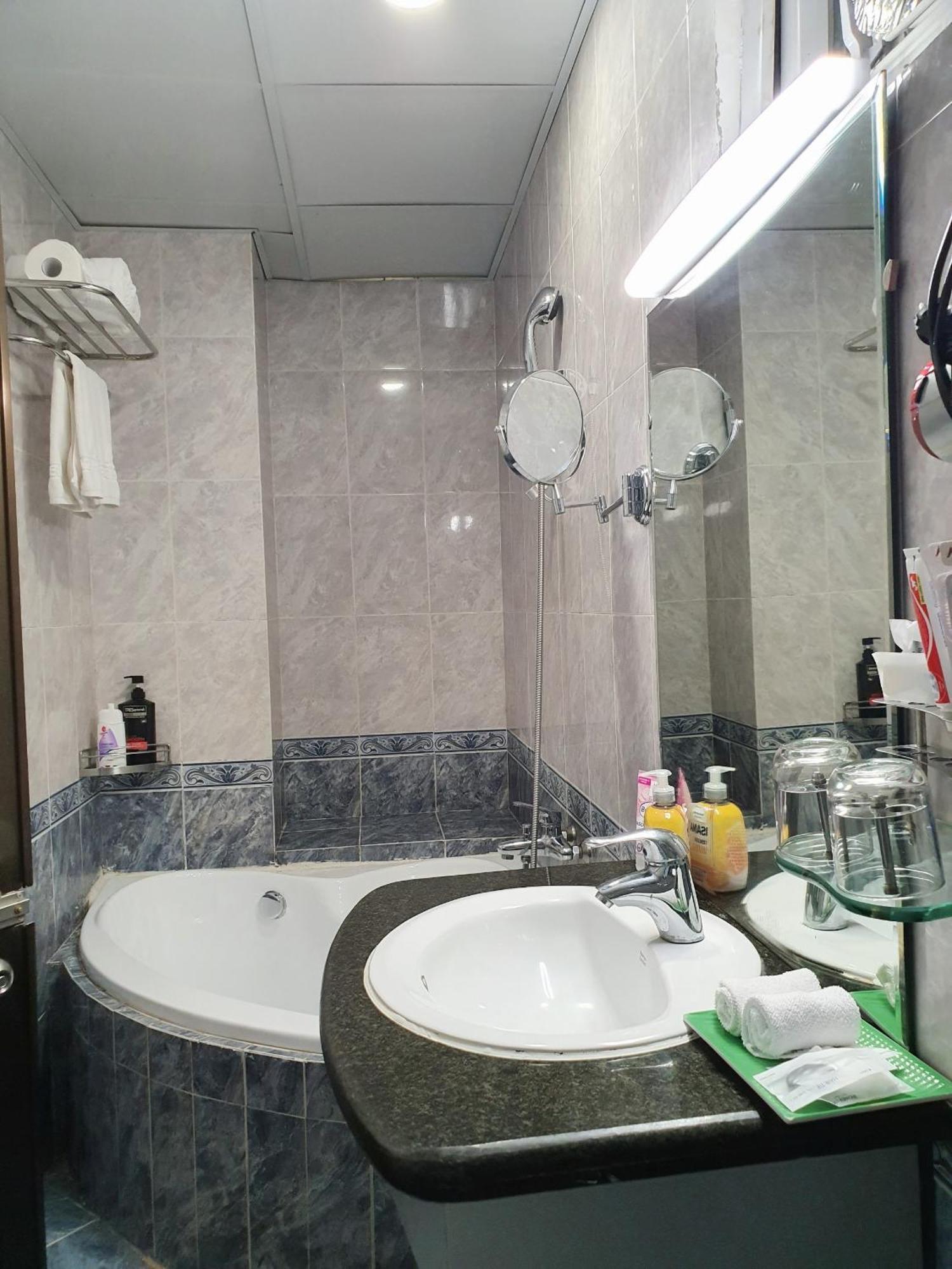 A25 Hotel - 22 Nguyen Cu Trinh Ho Chi Minh City Bagian luar foto