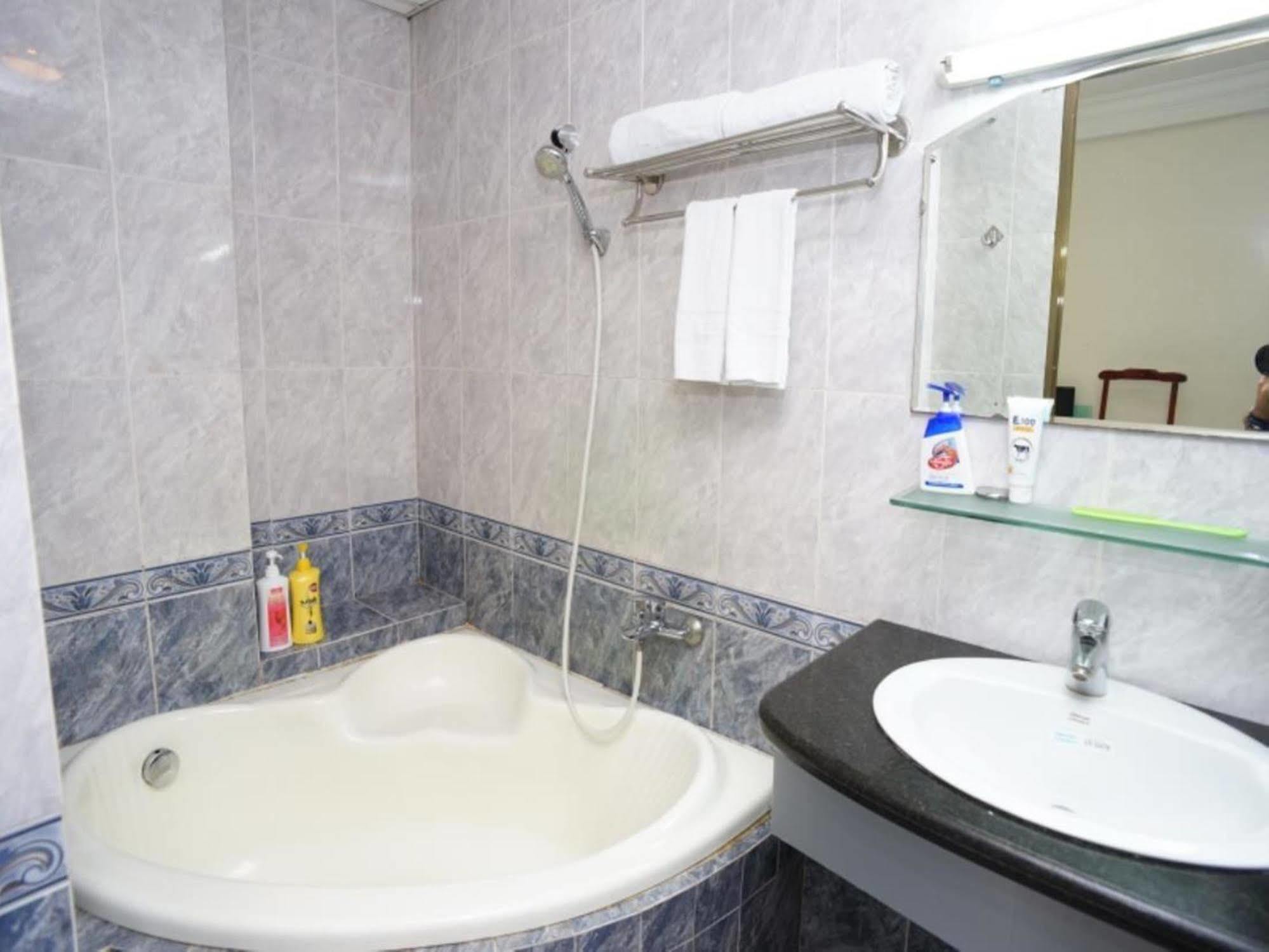 A25 Hotel - 22 Nguyen Cu Trinh Ho Chi Minh City Bagian luar foto